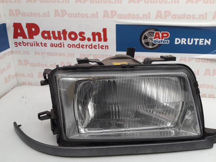 Headlight, right from a Audi 80 (B4) 1.6 E/S 1993