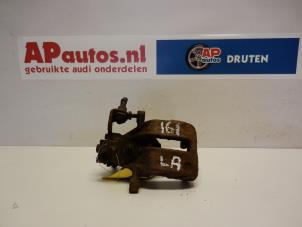 Usados Pinzas de freno izquierda detrás Audi 80 (B4) 1.6 E/S Precio € 19,99 Norma de margen ofrecido por AP Autos