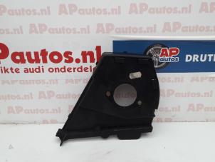 Usagé Couvercle de distribution Audi A8 (D2) 2.8 V6 Quattro Prix € 19,99 Règlement à la marge proposé par AP Autos