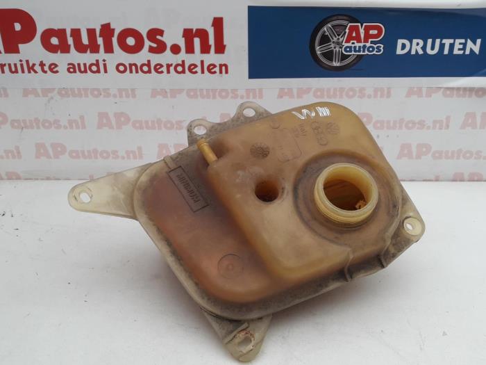 Expansion vessel from a Audi 80 (B3) 1.8 1987
