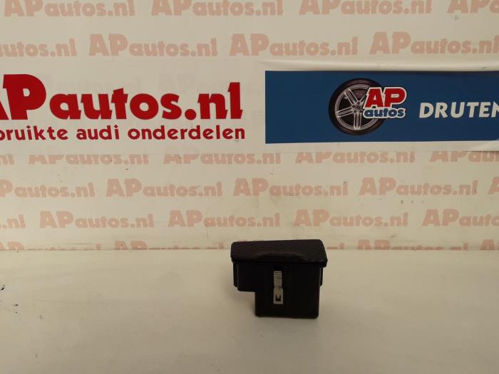 Begagnade Askkopp, bak Audi A8 (D2) 2.8 V6 30V Pris € 19,99 Marginaltabell erbjuds av AP Auto's