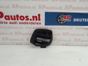 Usados Rejilla de parachoques Audi 80 (B3) 1.8 Precio € 19,99 Norma de margen ofrecido por AP Autos