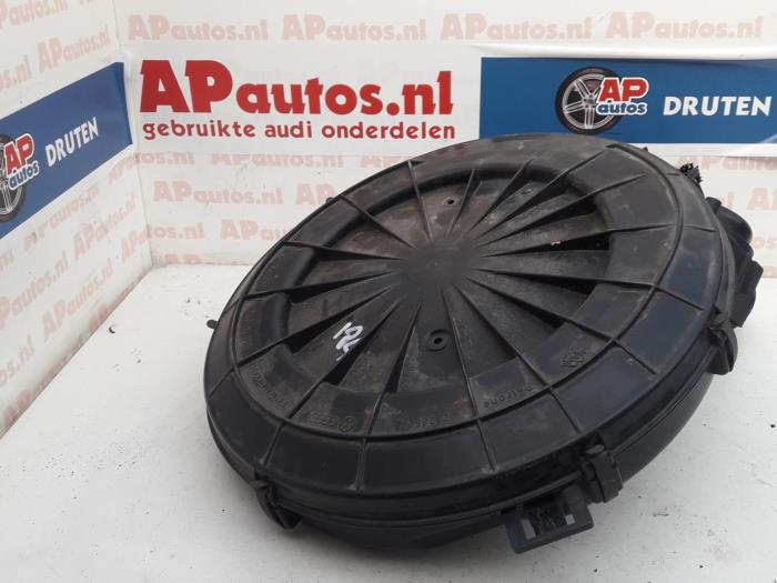 Begagnade Luftfilterhus Audi 80 Avant (B4) 2.0 E,S Pris € 39,99 Marginaltabell erbjuds av AP Auto's