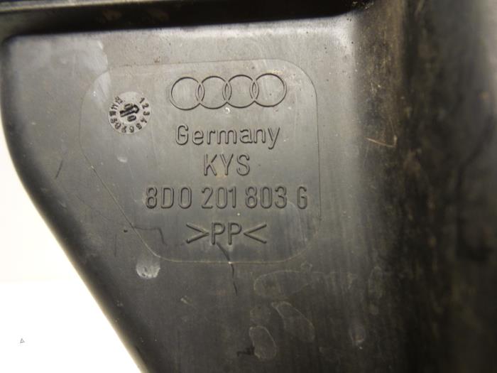 Filtr weglowy z Audi A4 Avant (B5) 1.6 2000
