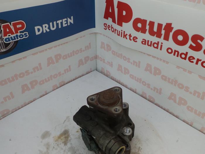 Usagé Pompe de direction Audi A4 Avant (B5) 1.6 Prix € 24,99 Règlement à la marge proposé par AP Auto's