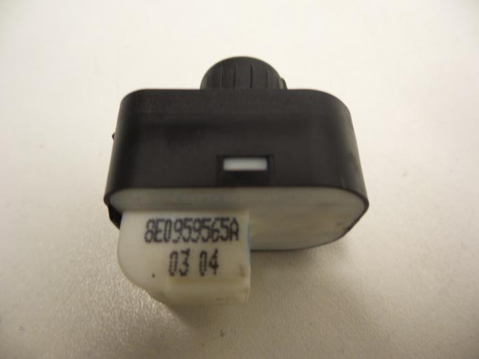 Mirror switch from a Audi A8 (D3) 3.7 V8 40V Quattro 2005