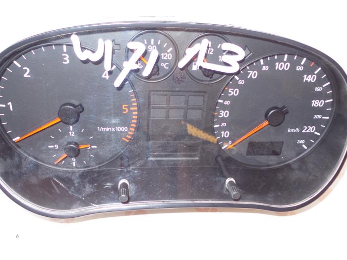 Panel de instrumentación de un Audi A3 (8L1) 1.9 TDI 90 1999