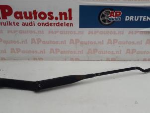 Gebrauchte Scheibenwischerarm vorne Audi Cabrio (B4) 2.3 E Preis € 9,99 Margenregelung angeboten von AP Autos
