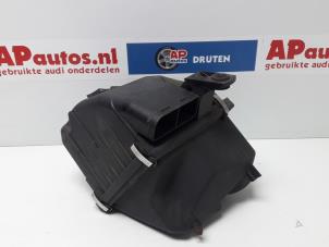 Usados Cuerpo de filtro de aire Audi A6 Avant (C5) 2.5 TDI V6 24V Precio € 35,00 Norma de margen ofrecido por AP Autos