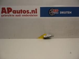 Usagé Clignotant protection avant gauche Audi A6 Prix € 4,99 Règlement à la marge proposé par AP Autos