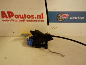 Usados Mecanismo de cerradura de puerta de 4 puertas izquierda delante Audi A4 Precio € 19,99 Norma de margen ofrecido por AP Auto's