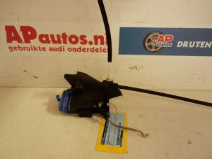 Usados Mecanismo de cerradura de puerta de 4 puertas izquierda delante Audi A4 Precio € 19,99 Norma de margen ofrecido por AP Auto's