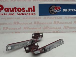 Usagé Charnière de capot Audi Cabrio (B4) 2.3 E Prix € 19,99 Règlement à la marge proposé par AP Autos