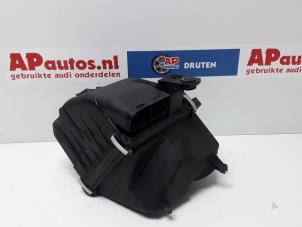 Usados Cuerpo de filtro de aire Audi A6 Avant (C5) 2.5 TDI V6 24V Precio € 20,00 Norma de margen ofrecido por AP Autos