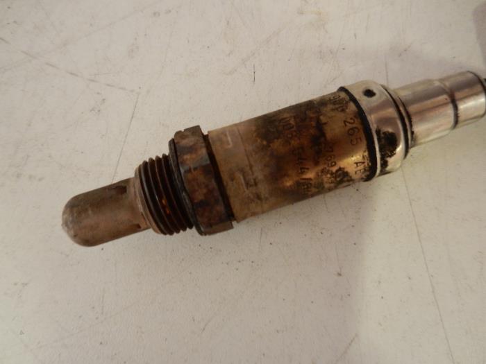 Sonde lambda d'un Audi A4 Avant (B5) 2.4 30V 1997