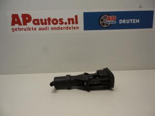 Usados Bomba de rociador de faro Audi RS 4 Avant (B5) 2.7 30V Biturbo Precio € 19,99 Norma de margen ofrecido por AP Autos