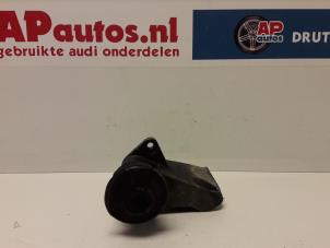 Używane Wspornik (rózne) Audi 100 (C4) 2.3 E 5E Cena € 15,00 Procedura marży oferowane przez AP Autos