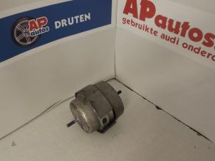 Usagé Support moteur Audi A4 (B6) 2.0 FSI 16V Prix € 35,00 Règlement à la marge proposé par AP Autos