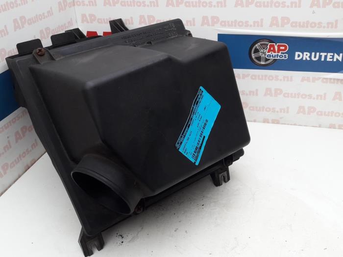 Gebrauchte Luftfiltergehäuse Audi S8 (D2) S8 4.2 V8 32V Preis € 19,99 Margenregelung angeboten von AP Auto's