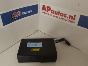 Usagé Changeur de CD Audi Divers Prix € 29,99 Règlement à la marge proposé par AP Autos