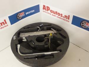 Usagé Kit d'outils Audi A4 Avant (B6) 1.9 TDI PDE 130 Prix € 35,00 Règlement à la marge proposé par AP Autos
