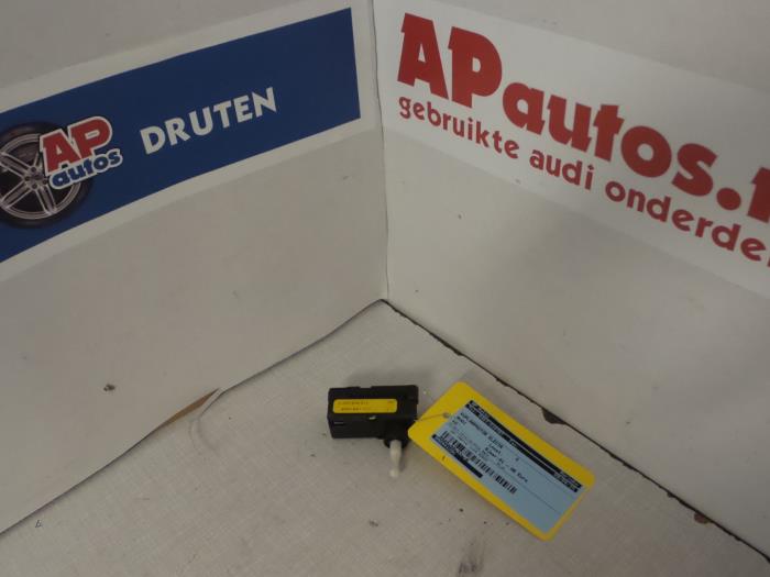 Używane Silnik reflektora Audi A4 Cena € 19,99 Procedura marży oferowane przez AP Auto's