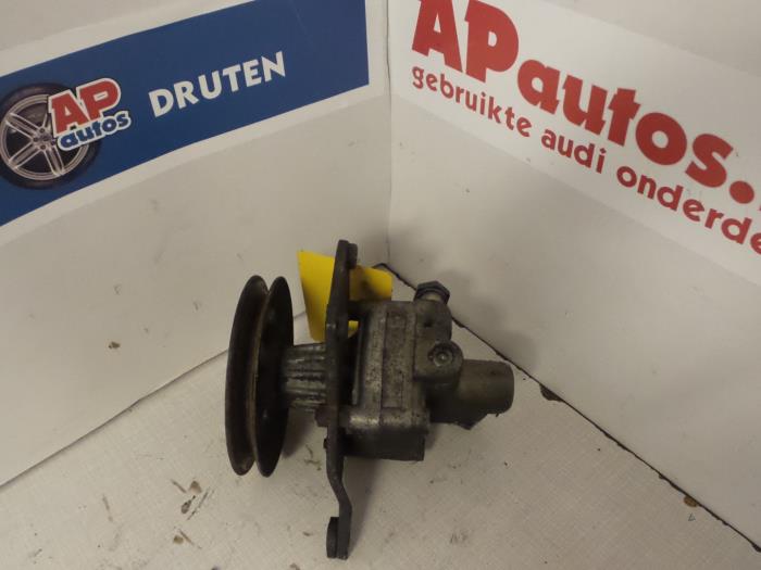 Usagé Pompe de direction Audi A4 (B6) 2.0 FSI 16V Prix € 39,99 Règlement à la marge proposé par AP Auto's