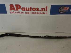 Gebrauchte Scheibenwischerarm vorne Audi Cabrio (B4) 2.3 E Preis € 9,99 Margenregelung angeboten von AP Autos