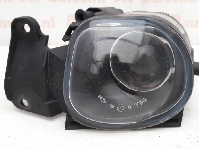 Fog light, front right from a Audi A6 Avant (C5) 1.8 Turbo 20V 2000