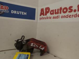 Used Rear brake calliper, left Audi A3 (8L1) 1.6 Price € 35,00 Margin scheme offered by AP Autos