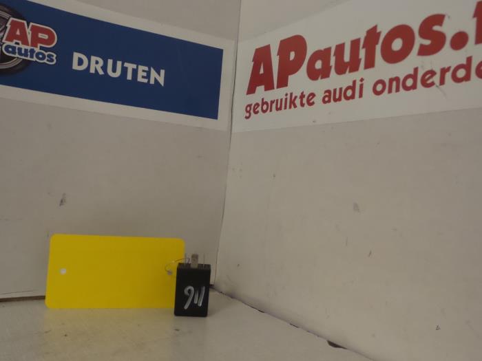 Używane Przekaznik Audi 80 (B3) 1.8 i Cena € 19,99 Procedura marży oferowane przez AP Auto's