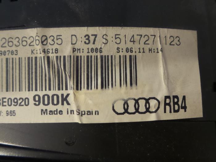 Compteur d'un Audi A4 Avant (B6) 1.9 TDI PDE 130 2003