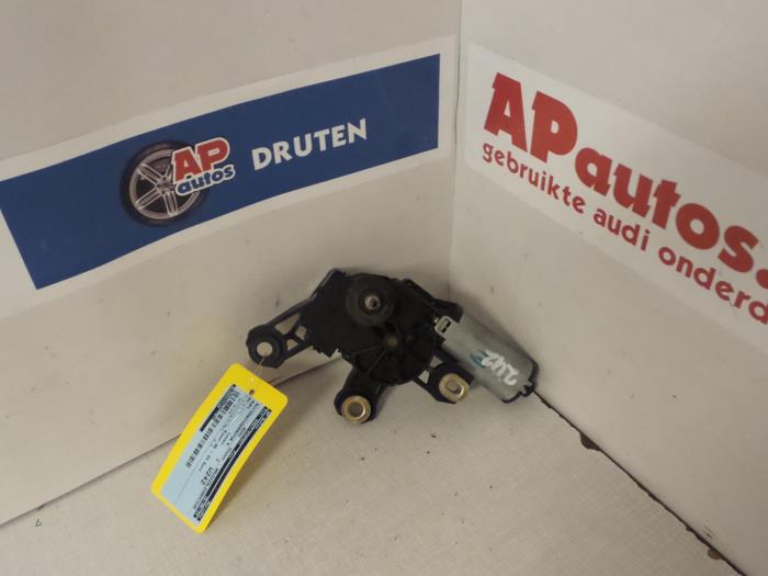 Moteur essuie-glace arrière d'un Audi A3 (8L1) 1.6 1998