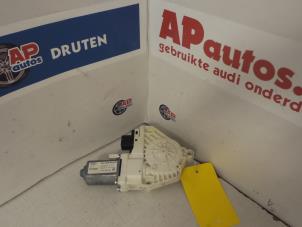 Usagé Moteur de vitre portière Audi Q7 (4LB) 4.2 FSI V8 32V Prix € 19,99 Règlement à la marge proposé par AP Autos