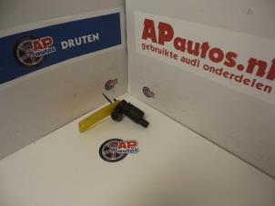 Usagé Pompe lave-glace avant Audi A4 Avant (B6) 2.4 V6 30V Prix € 35,00 Règlement à la marge proposé par AP Autos