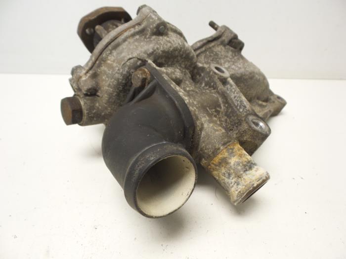 Pompe à eau d'un Audi A4 Avant (B5) 1.8 20V 1996
