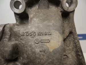 Pompe à eau d'un Audi A4 Avant (B5) 1.8 20V 1996
