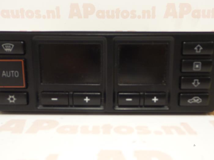 Używane Panel climatronic Audi A4 Avant (B5) 1.8 20V Turbo Cena € 24,99 Procedura marży oferowane przez AP Auto's