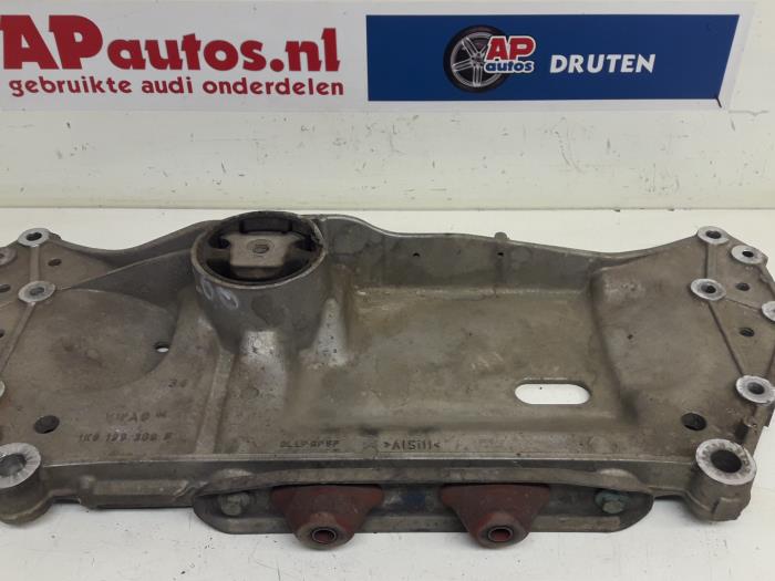 Begagnade Underram Audi A3 Sportback Quattro (8PA) 3.2 V6 24V Pris € 29,99 Marginaltabell erbjuds av AP Auto's
