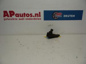 Usados Bola de mangueta Audi Cabrio (B4) 2.8 E Precio € 19,99 Norma de margen ofrecido por AP Autos