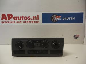 Usados Panel Climatronic Audi A6 Quattro (C6) 3.0 TDI V6 24V Precio € 50,00 Norma de margen ofrecido por AP Autos