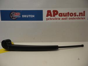 Usagé Bras essuie-glace arrière Audi A1 (8X1/8XK) 1.2 TFSI Prix € 15,00 Règlement à la marge proposé par AP Autos