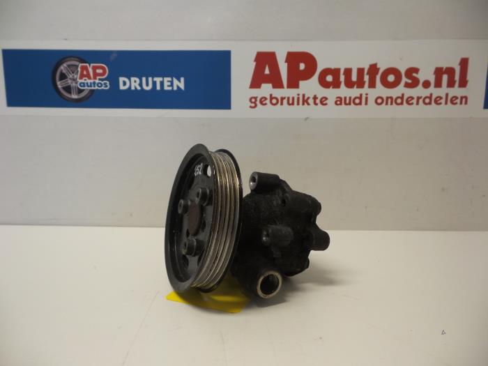Usagé Pompe de direction Audi A4 Avant (B5) 1.9 TDI Prix € 24,99 Règlement à la marge proposé par AP Auto's