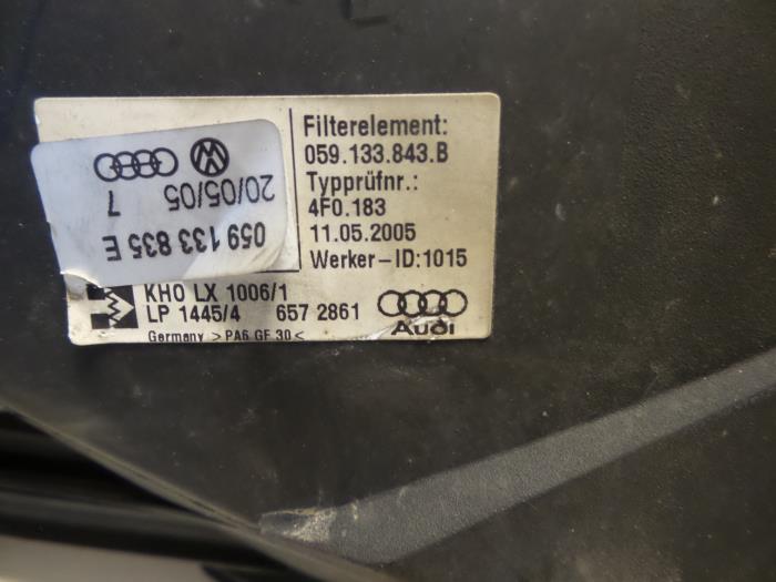 Filtro de aire de un Audi A6 Quattro (C6) 3.0 TDI V6 24V 2005