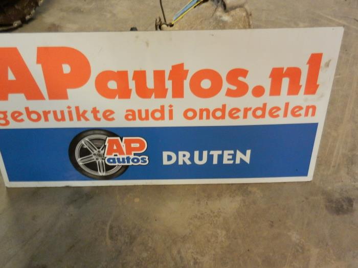 Caja de cambios de un Audi A6 (C5) 2.4 V6 30V 2003