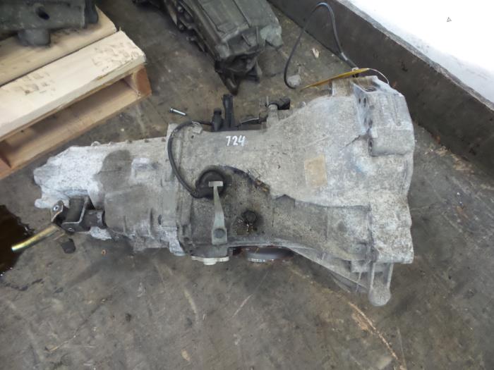 Caja de cambios de un Audi A6 (C5) 2.4 V6 30V 2003