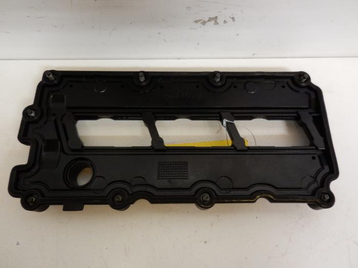 Ventildeckel van een Audi A6 Quattro (C6) 3.0 TDI V6 24V 2005