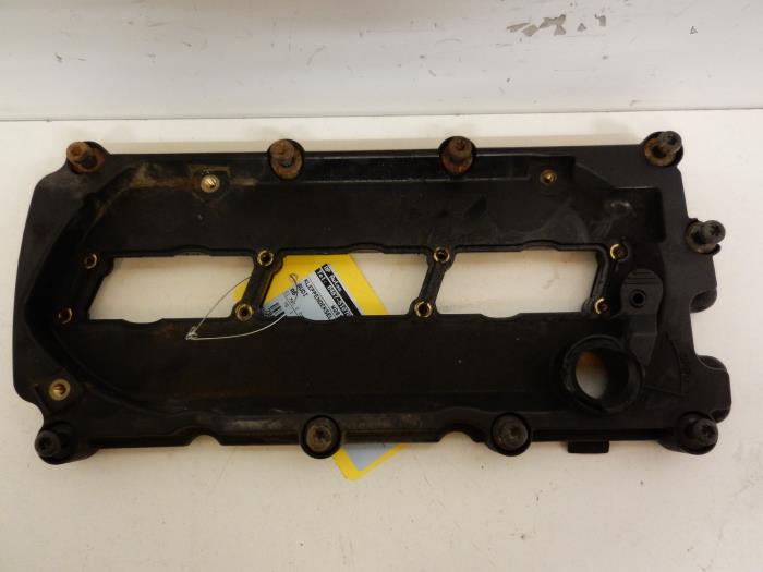 Ventildeckel van een Audi A6 Quattro (C6) 3.0 TDI V6 24V 2005