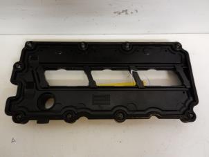 Ventildeckel van een Audi A6 Quattro (C6) 3.0 TDI V6 24V 2005