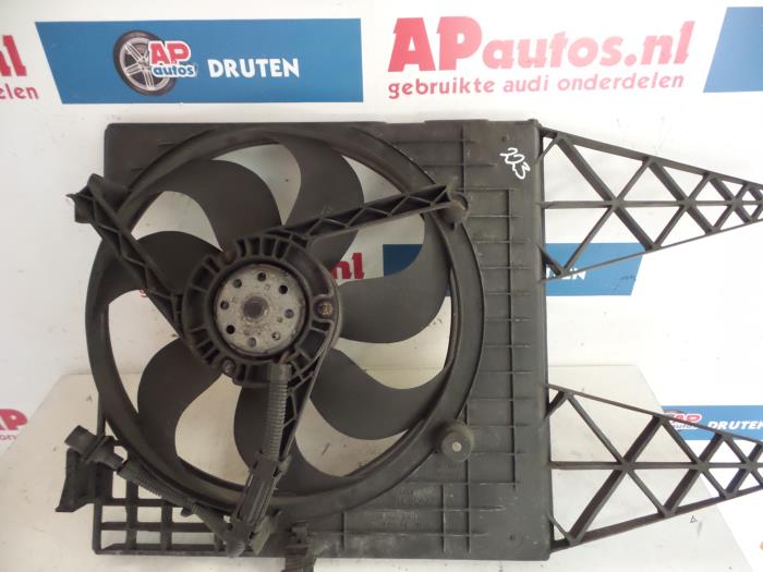 Używane Wentylator Audi A3 (8L1) 1.6 Cena € 24,99 Procedura marży oferowane przez AP Auto's